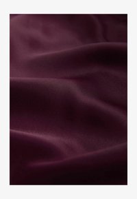 Geselecteerd, burgundy