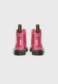 Dr. Martens Kotníkové boty - fuchsia/silver-coloured/gold-coloured