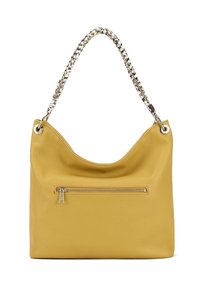 Borsa a mano in pelle gialla con superficie texturizzata, tracolla in catena argentata e tasca con zip frontale. Silhouette morbida e stile hobo.