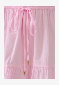 Ausgewählt, pale pink