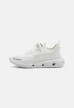 Trainers - white