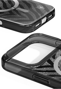 Musta puhelimen suojakuori, jossa on kiiltävä pinta ja seeprakuvio kimalteessa, pyöristetyt reunat sekä reiät painikkeille ja liitännöille.