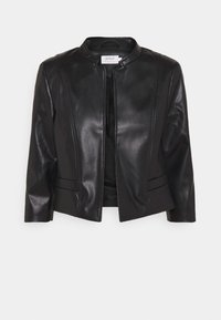 Veste en simili cuir noir au design sans col, avec fermeture éclair à l'avant et poches latérales. Texture lisse avec des détails en panneaux.