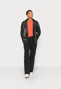 Gestuz JORY TEE - T-shirt estampada - red alert