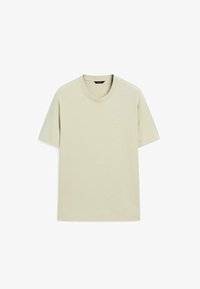 Unselected, evergreen