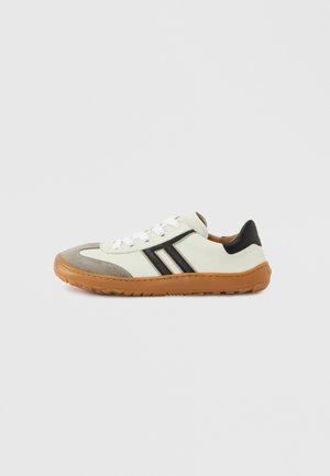 MOTION UNISEX - Sneakers low - white/black