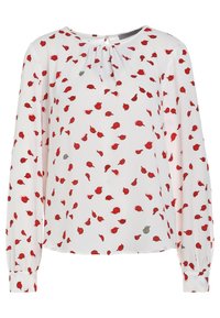Blouse blanche à manches longues avec motif abstrait de pétales rouges et gris, encolure ronde, détail froncé et fermeture à boutons dans le dos.
