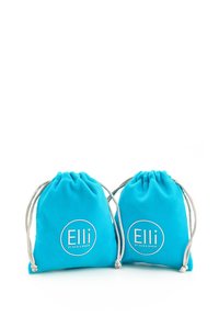 Dos bolsas de tela suave en color turquesa con cordón, que presentan un logo circular blanco con el texto "Elli" en el centro y herrajes plateados.