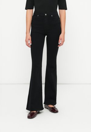 ONLY ONLHELLA LIFE HIGH WAIST RETRO - Flared Jeans - black denim