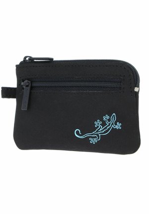 Pochette noire zippée avec une fermeture éclair sur la poche avant et un petit dessin de lézard bleu dans le coin inférieur droit.