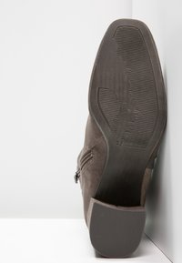 Marco Tozzi Botines - taupe