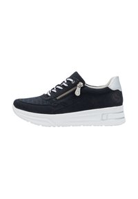 Baskets en suede bleu foncé avec accents blancs, dotées d'une fermeture éclair, d'une semelle épaisse et d'un motif embossé sur le dessus.