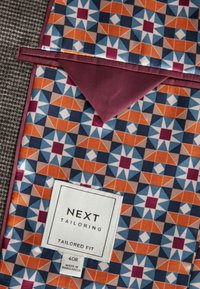 Next TAILORED FIT TRIMMED TEXTURED - Suknjič - brown