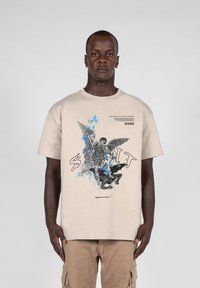 MJ Gonzales T-shirts print - sand