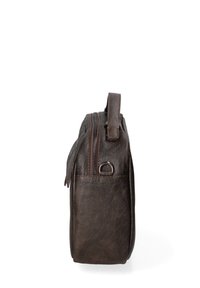 Borsa in pelle marrone con forma rettangolare, manico singolo e zip superiore. Presenta un design semplice con accenti minimali.
