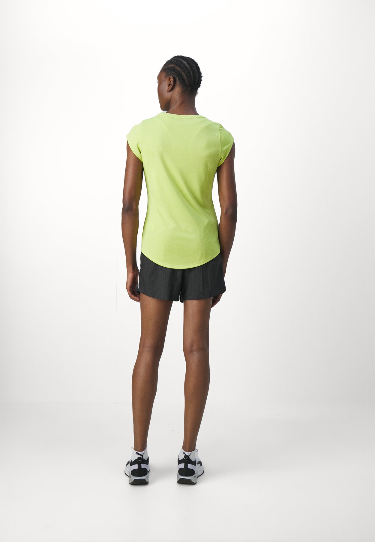 FIT MOVE SHORT
