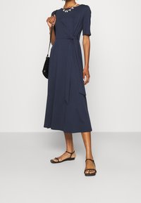 WEEKEND MaxMara Sukienka z dżerseju