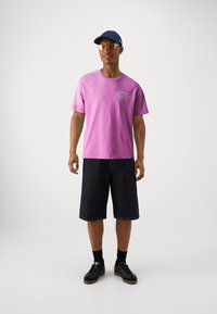 Replay Apdrukāts T-krekls - powder purple