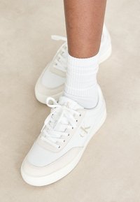 Niet geselecteerd, bright white/creamy white