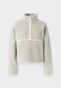 Jasnoszara bluza polarowa z wysokim kołnierzem, suwakiem do ćwiartki oraz białym obszyciem na klatce piersiowej i rękawach; miękka tekstura, luźny krój.