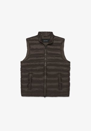 Temno rjava brezrokavnik iz kviltanega materiala z zadrgo spredaj in dvema stranskima žepoma, položen ravno na beli podlagi.