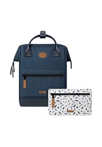 Zaino in tessuto blu scuro con dettagli in pelle e un logo circolare. Include una pochette bianca con un motivo di foglie e piccoli disegni.