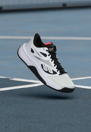 ENGINE LT UNISEX - Παπούτσια μπάσκετ - footwear white/black/energy red