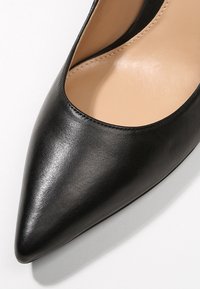 Lauren Ralph Lauren LANETTE LEATHER PUMP - Klasične pete - black