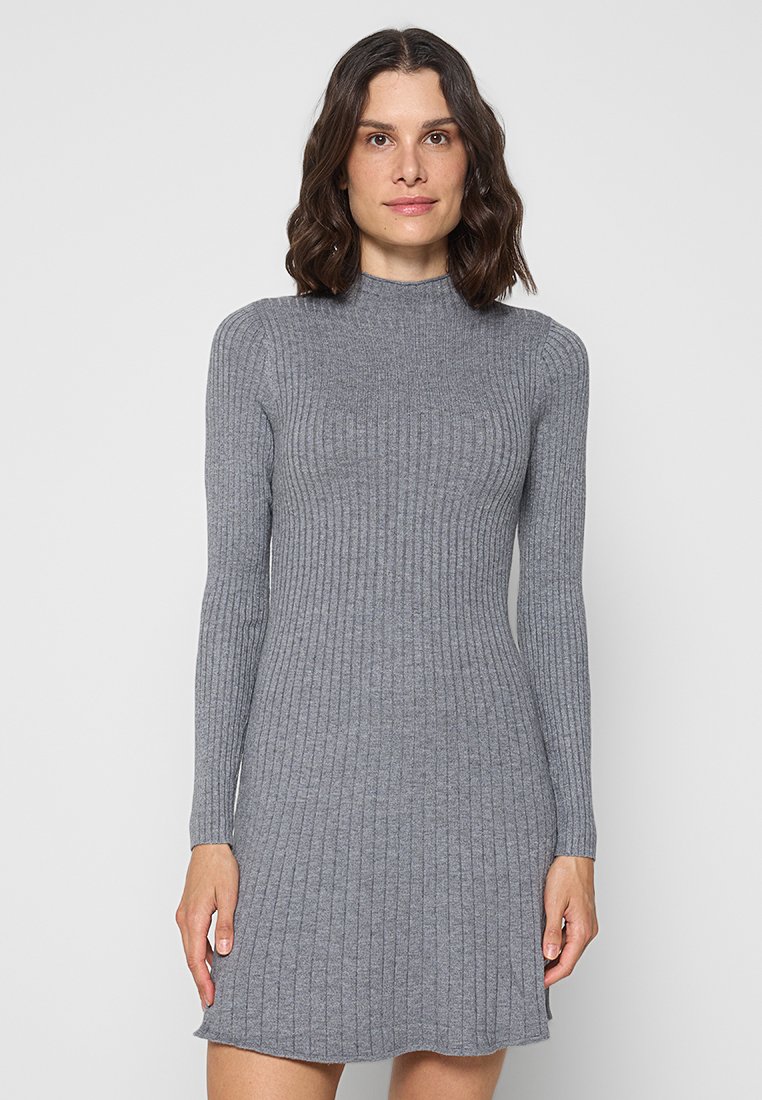 Vero Moda Petite Gebreide jurk grijs Vero Moda Petite Gebreide jurk grijs