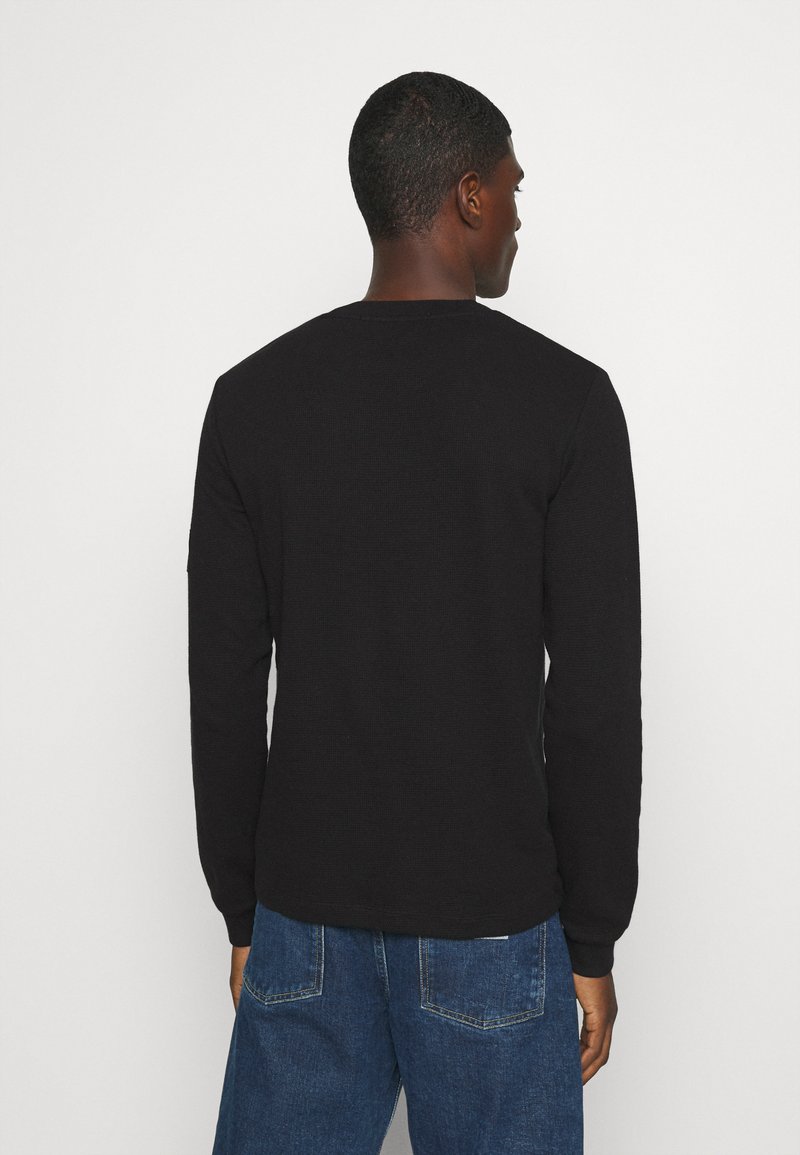 Calvin Klein Jeans MONOGRAM BADGE WAFFLE TEE - Long sleeved top 