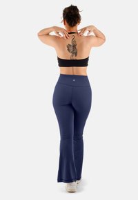 YantraConnection KISIMA - Pantaloni - blue