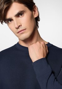 PRÓCHNIK PM13 granatowy