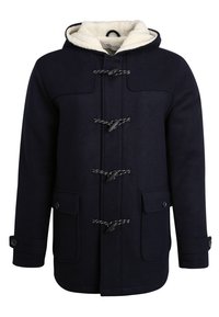 Cappotto duffle blu navy con cappuccio foderato in pelliccia color crema, chiusura a toggle, due tasche anteriori con patta e polsini con bottone.