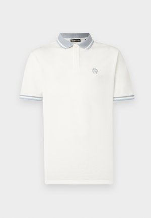 Valge puuvillast polo-särk, millel on kontrastiks helesinine triibuline krae, lühikesed varrukad ja väike tikitud logo rinnal.