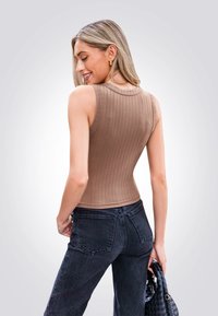 Cupshe Top - brown