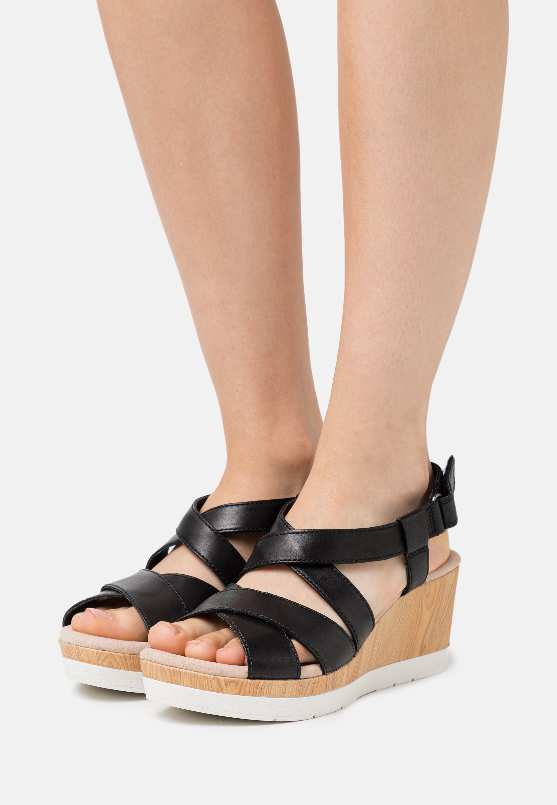 clarks black platform sandals