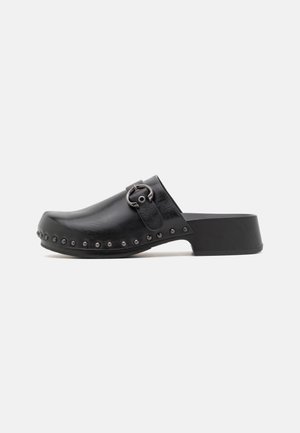 Tamaris Clogs - black