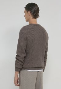Calliope GIROCOLLO  - Strickpullover - marrone