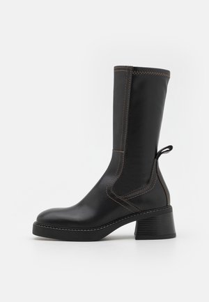 FABI - Batai su platforma - black