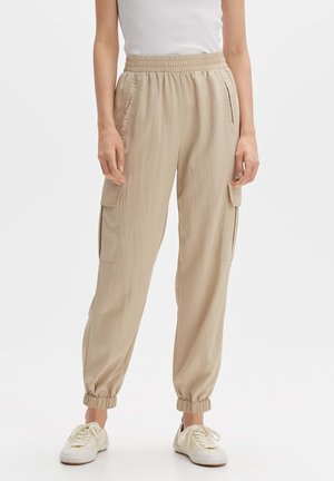 OPUS MABECCA - Pantalon cargo - soft oat