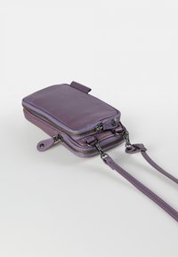 Aunts & Uncles PRUNE - Telefoonhoesje - lavender