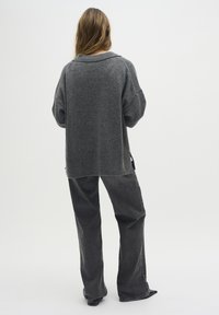 My Essential Wardrobe Vesta na kopčanje - dark grey melange
