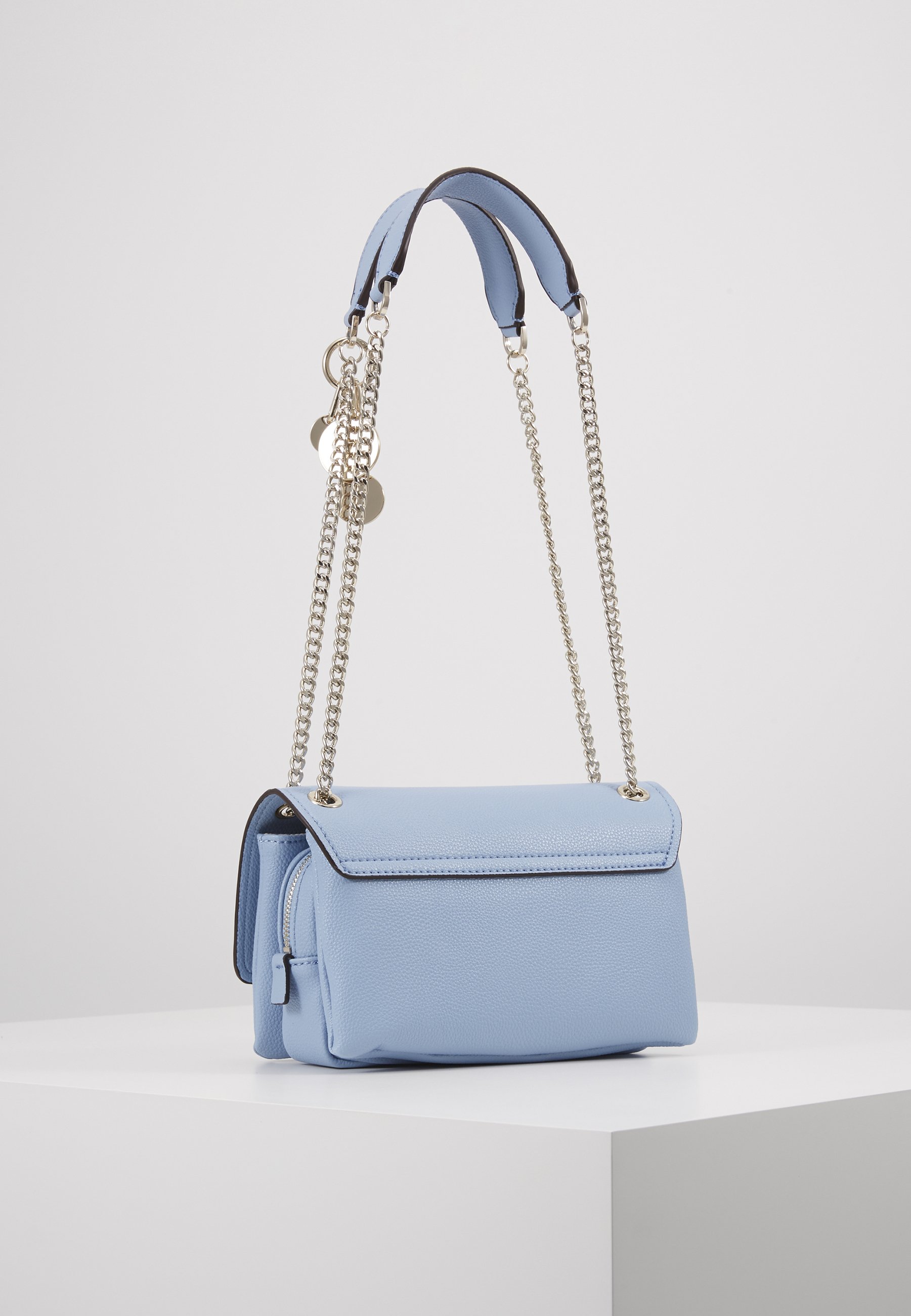 Guess NARITA CONVERTIBLE CROSSBODY Håndveske sky Guess NARITA CONVERTIBLE CROSSBODY Håndveske sky