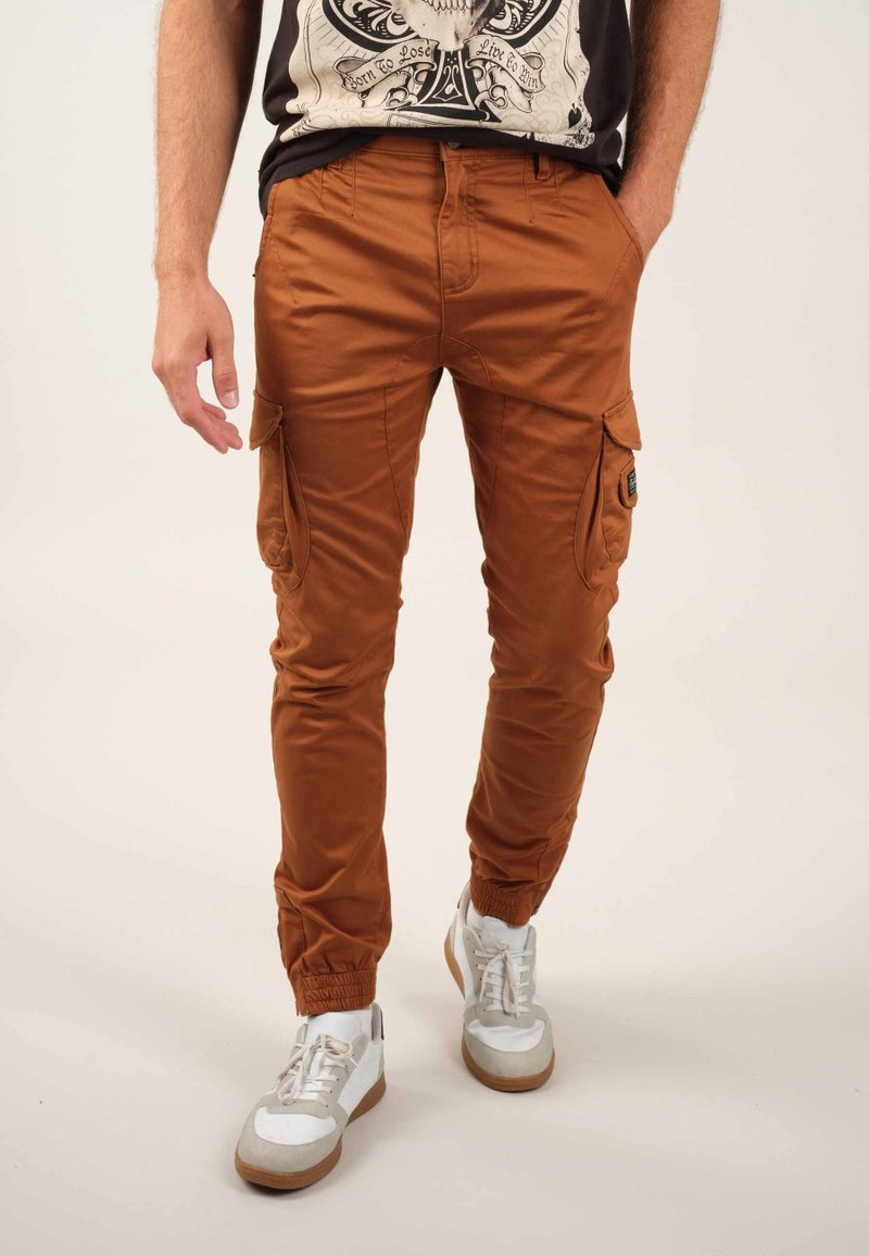 DEELUXE GARDEN - Cargohose - Chestnut