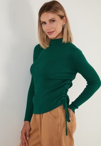 LELA REGULAR FIT - Maglione - benetton