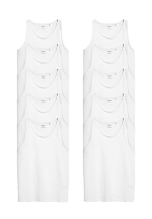 Zehn weiße ärmellose Baumwollwesten, angeordnet in zwei vertikalen Stapeln à fünf, jeweils mit rundem Ausschnitt und sichtbarem Markenetikett innen.