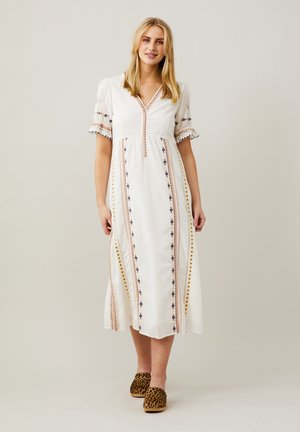 AMIRA - Day dress - off white