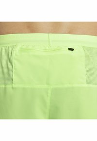 Nike Performance STRIDE SHORT - Calções desportivos - ghost green midnight navy midnight navy