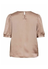 Blouse courte en satin beige à manches bouffantes, col rond et petite fermeture bouton en forme de goutte à l'arrière.