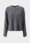 - Sweter